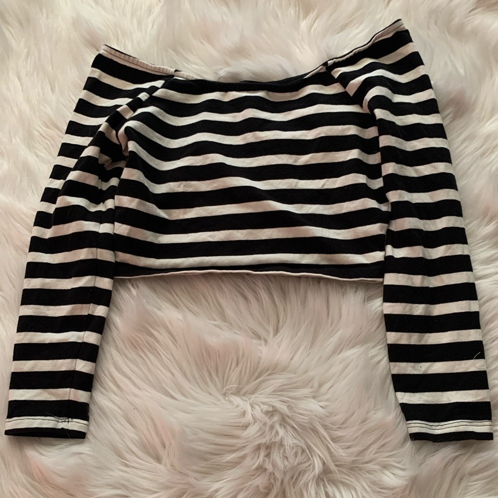 FOREVER 21 LONG SLEEVE STRIPED CROP TOP